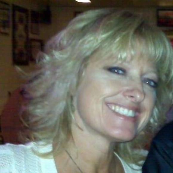 Meet your Posher, Julie - Picture 1 of 1